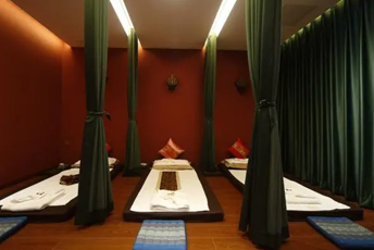 西安碑林区泰式按摩的被动瑜伽：当身体被折叠成诗